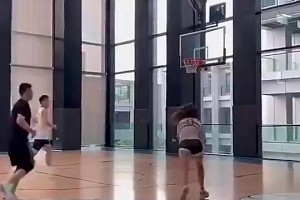 闪电侠韦德生儿育女，扎雅酱敢于打破世俗偏见，活成出了自己...