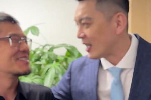 杨毅赛后晒花絮：三杨开泰助力中国男篮逆转😄