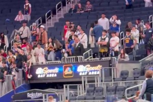 东契奇和里夫斯带伤坚持打雷霆？雷迪克：我当时收到消息是，他俩可以接着打