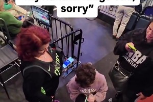 今晚首秀！J.Cole和同曦男篮大合影，看起来还挺像职业球员